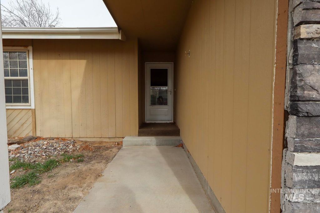 Photo of 1212 Park Meadows Dr, Twin Falls, ID 83301 (MLS # 98976337)