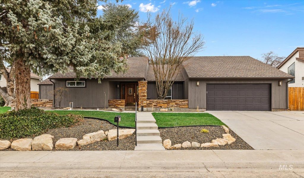 Photo of 10118 W Hickory Ct, Boise, ID 83704 (MLS # 98978357)