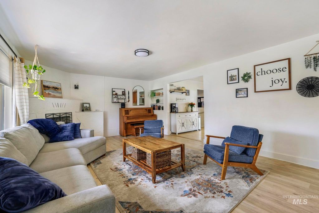 Photo of 1233 Alder Dr, Twin Falls, ID 83301 (MLS # 98982015)