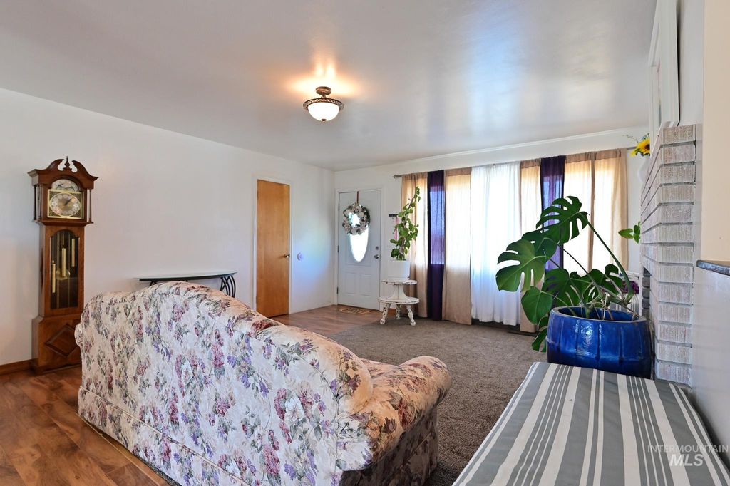 Photo of 408 W Lincoln St, Paul, ID 83347 (MLS # 98985777)
