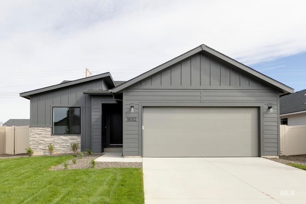 Photo of 19312 Schooner Ave, Caldwell, ID 83605 (MLS # 98965641)