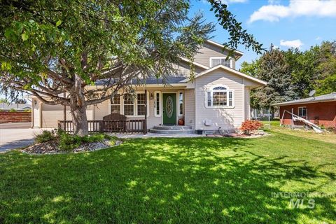 Photo of 2620 Meadow Ave, Caldwell, ID 83605 (MLS # 98957418)