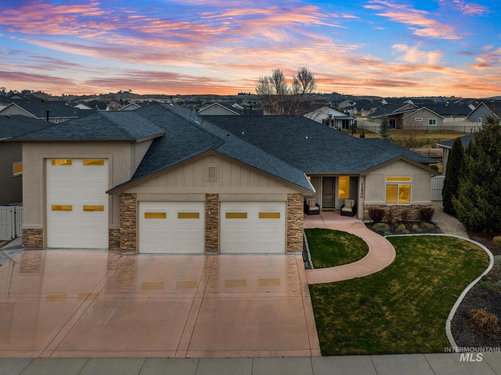 Photo of 11500 W Pathview St, Star, ID 83669 (MLS # 98976845)