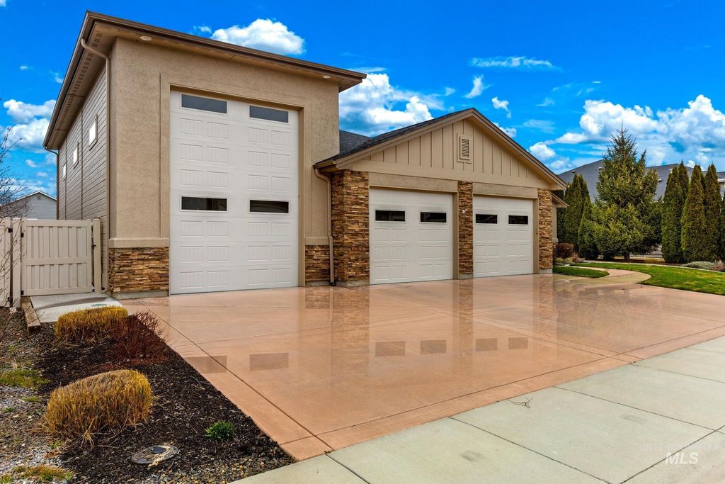 Photo of 11500 W Pathview St, Star, ID 83669 (MLS # 98976845)