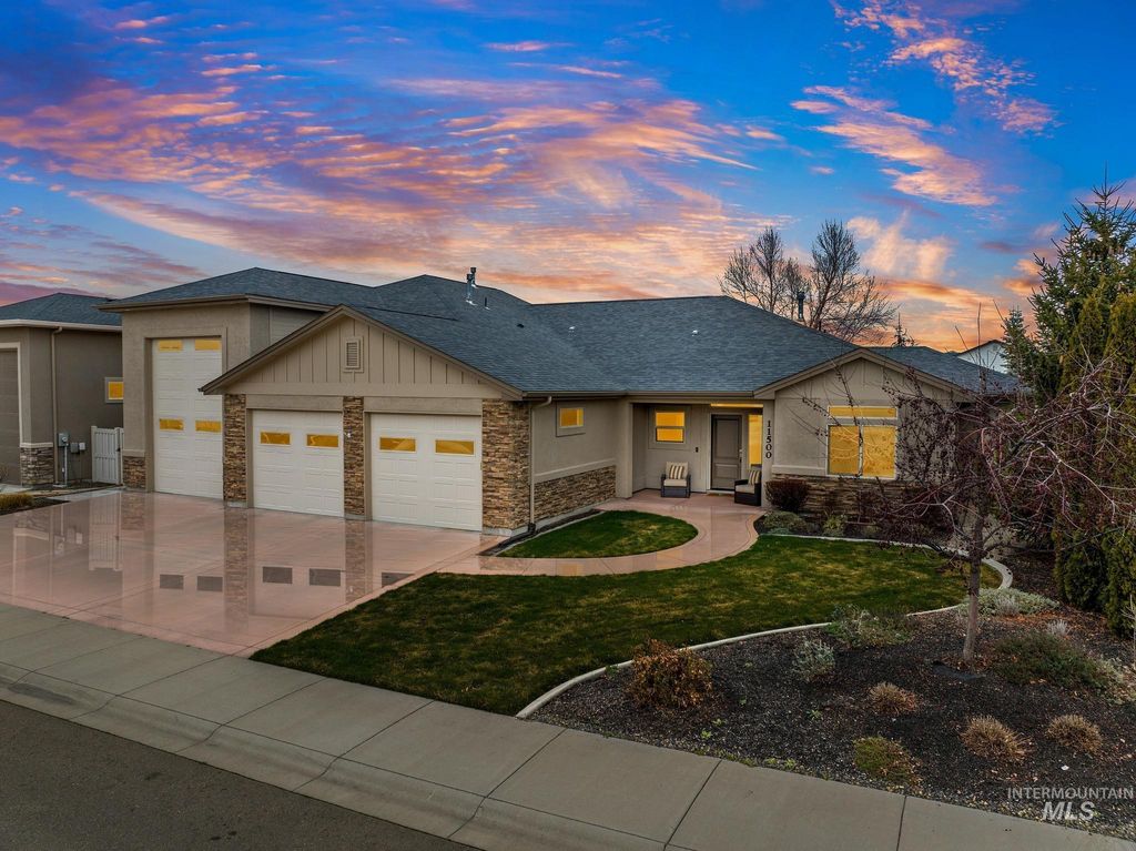 Photo of 11500 W Pathview St, Star, ID 83669 (MLS # 98976845)