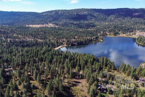 Photo of 352 Blackhawk Lake Dr, McCall, ID 83638 (MLS # 98943923)