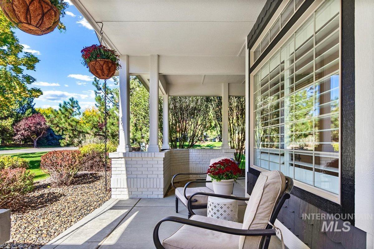 650 N Clearpoint Way