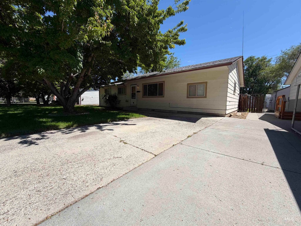 Photo of 160 S 11th East, Mountain Home, ID 83647 (MLS # 99000035)