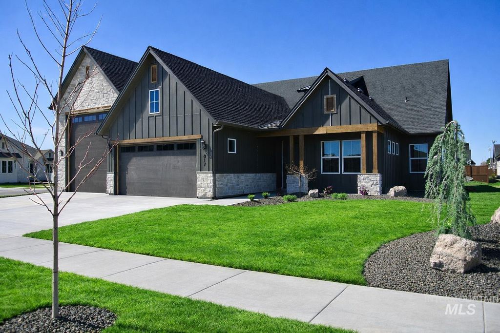 Photo of 817 N Gracie Avenue, Eagle, ID 83616 (MLS # 98977496)