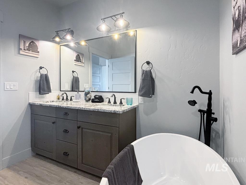 Caldwell, Idaho 83605, United States, 3 Bedrooms Bedrooms, ,2 BathroomsBathrooms,Residential,Active,80324