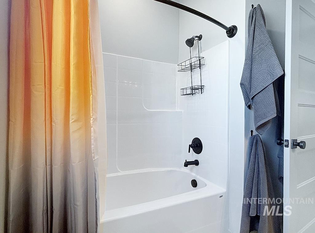 Caldwell, Idaho 83605, United States, 3 Bedrooms Bedrooms, ,2 BathroomsBathrooms,Residential,Active,80324