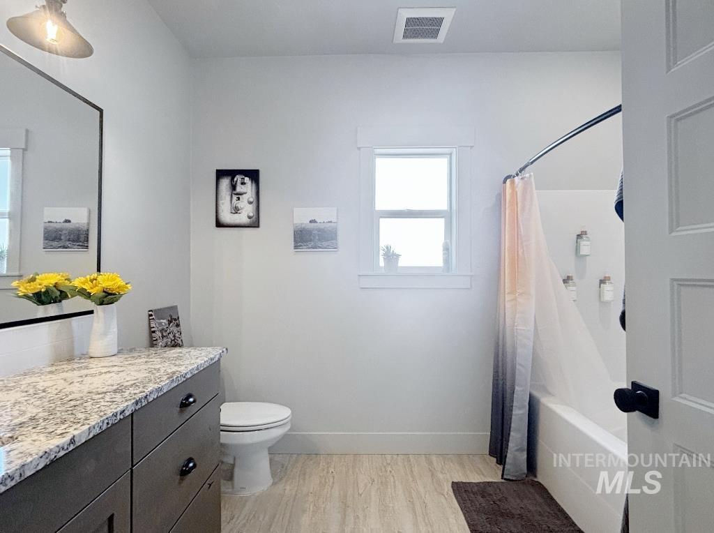 Caldwell, Idaho 83605, United States, 3 Bedrooms Bedrooms, ,2 BathroomsBathrooms,Residential,Active,80324