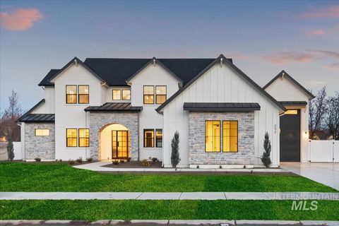 Photo of 252 N Timber Wolf Pl, Eagle, ID 83616 (MLS # 98968125)