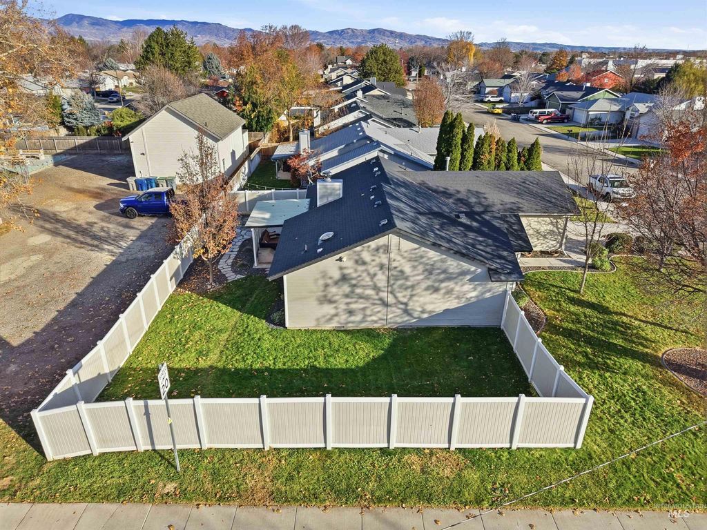 Photo of 11078 W Tidewater Ct, Boise, ID 83713 (MLS # 98968480)