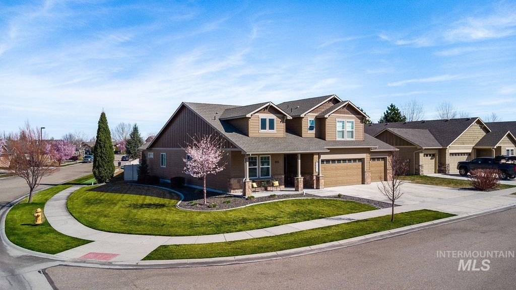 Photo of 1332 W Raelin Dr, Nampa, ID 83686 (MLS # 98979480)