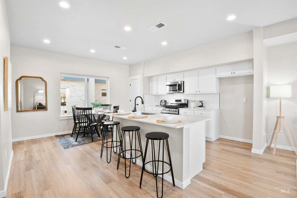 Photo of 512 N Lucy Lane, Nampa, ID 83687 (MLS # 98992659)