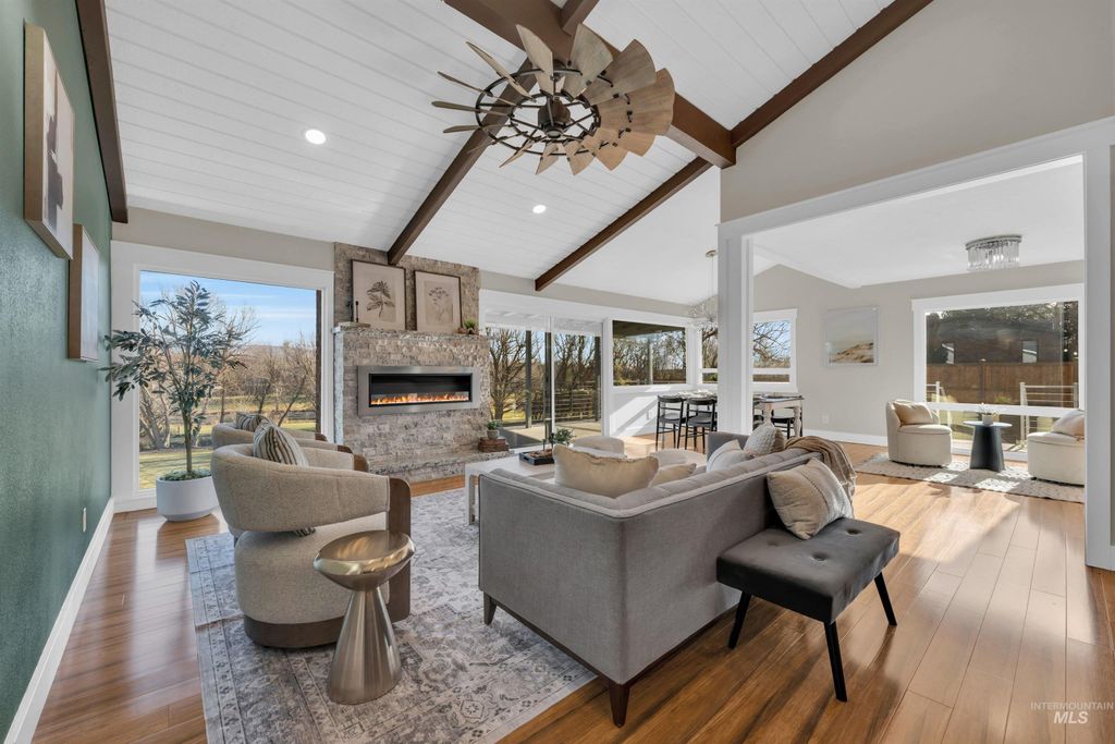 Photo of 936 N Arlington Dr, Eagle, ID 83616 (MLS # 98971030)