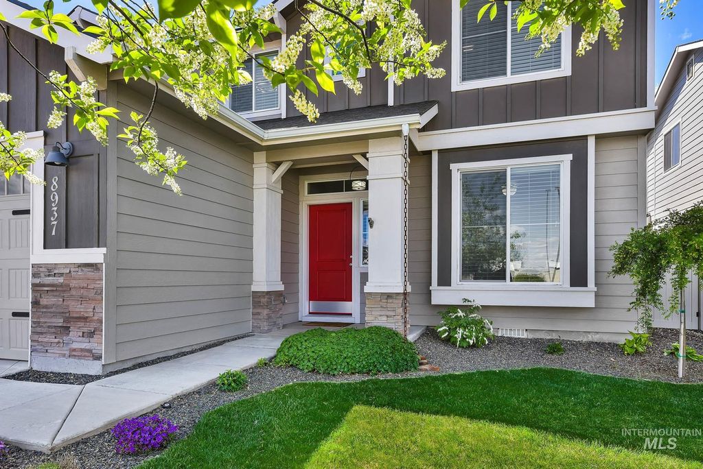 Photo of 8937 S Pinova Ave, Kuna, ID 83634 (MLS # 98983291)