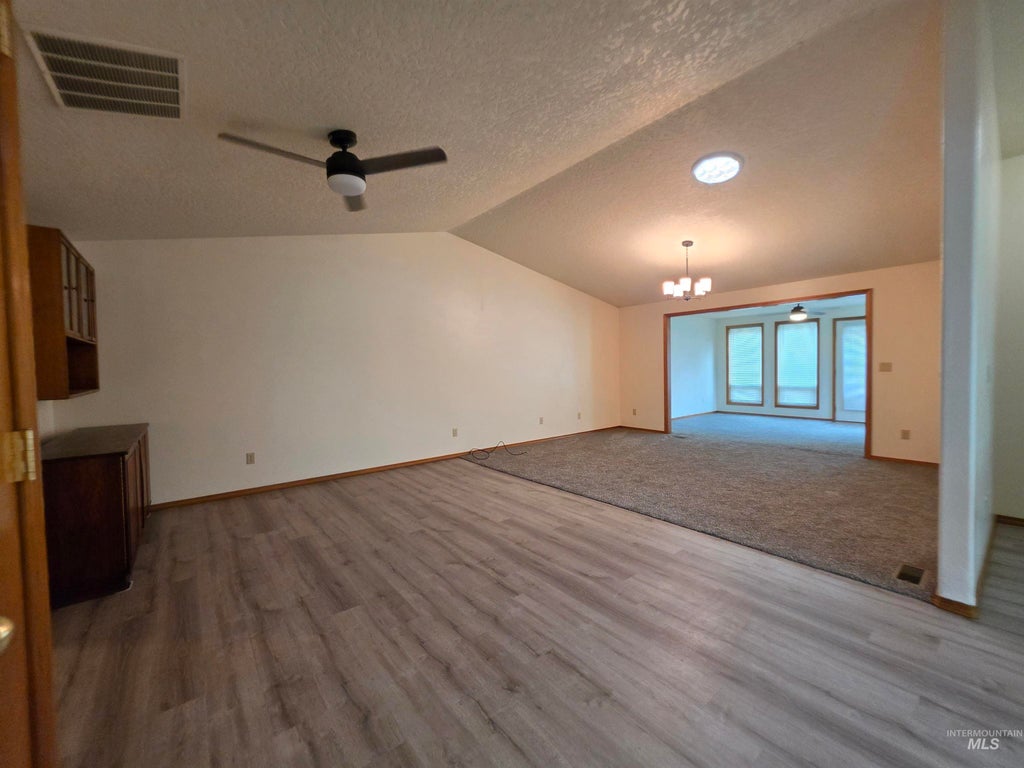 Photo of 206 S Valley Dr, Nampa, ID 83686 (MLS # 98999857)