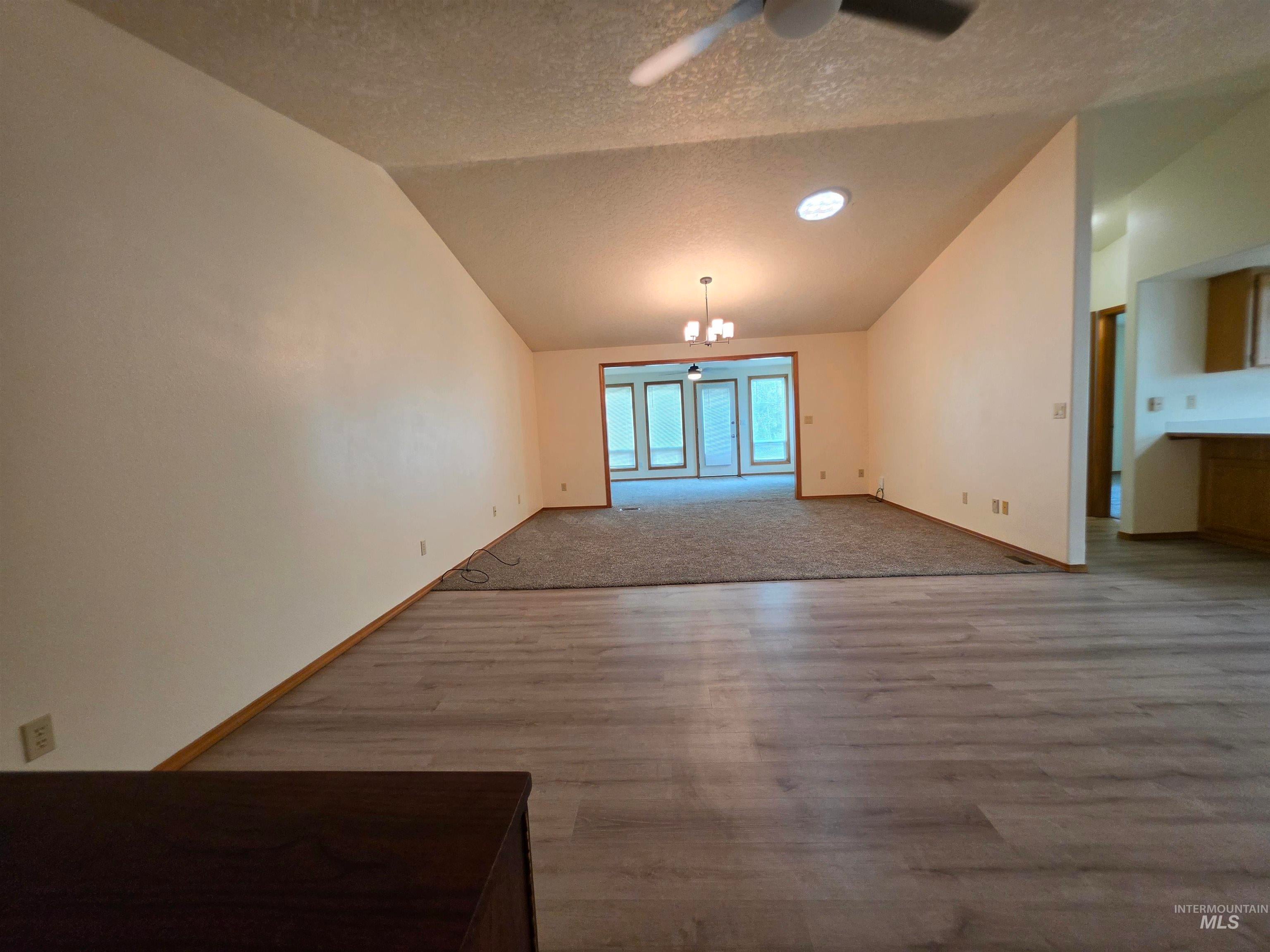 206 S Valley Dr.