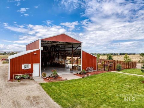 Photo of 321 E Black Canyon Highway, Emmett, ID 83617 (MLS # 98964093)