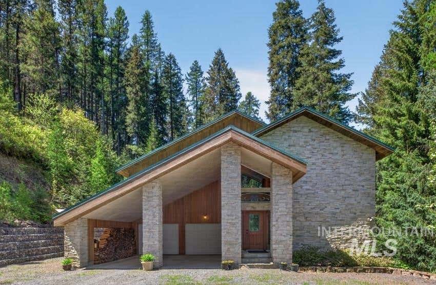 Photo of 1761 Little Bear Ridge, Troy, ID 83871 (MLS # 98987768)