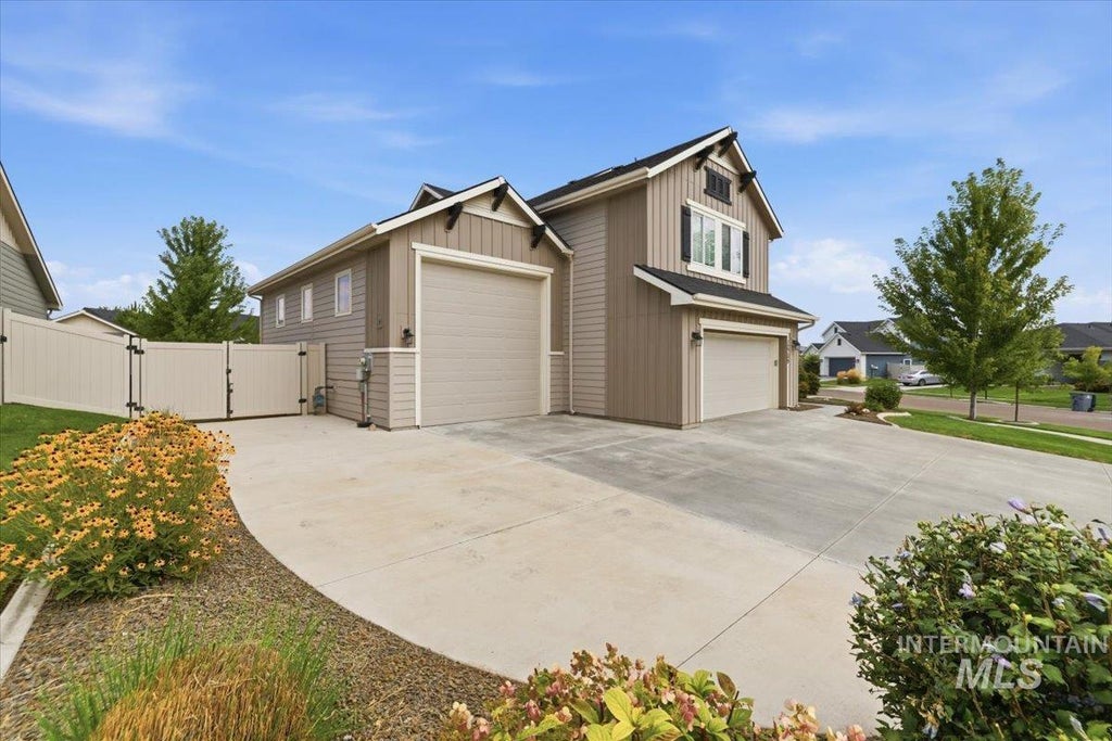 Photo of 12789 S Alzano Way, Nampa, ID 83686 (MLS # 98999026)