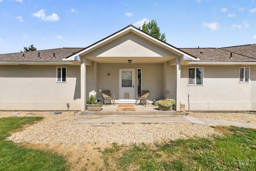 Photo of 334 E Danskin Dr, Boise, ID 83716 (MLS # 98999404)