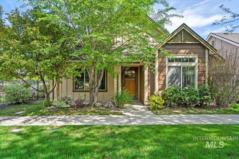 Photo of 2763 E Deerhill Dr, Meridian, ID 83642 (MLS # 98985785)