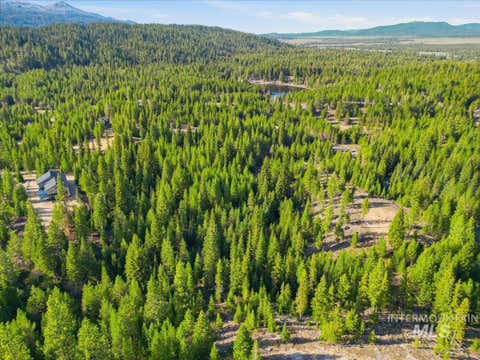 Photo of 19 Dakota Way, Cascade, ID 83611 (MLS # 98982839)