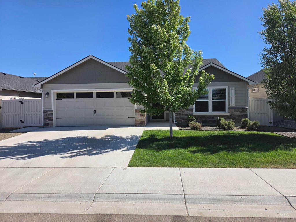 Photo of 587 Stanley Lake St, Middleton, ID 83644 (MLS # 98987416)