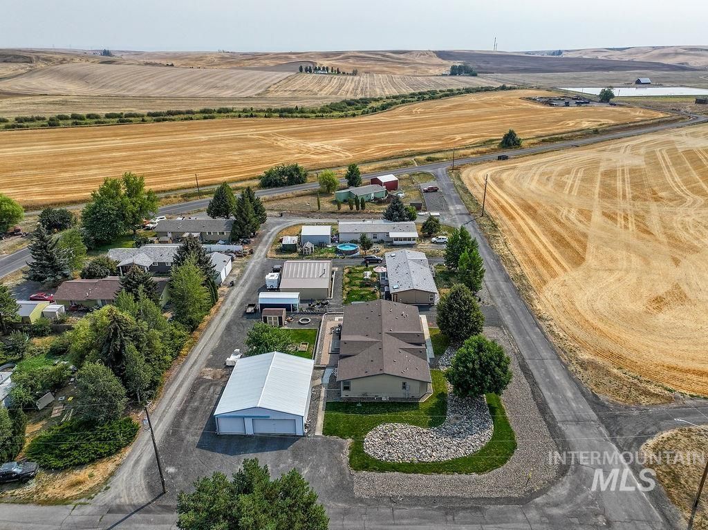 Photo of 414 S Garfield St, Genesee, ID 83832 (MLS # 98960964)