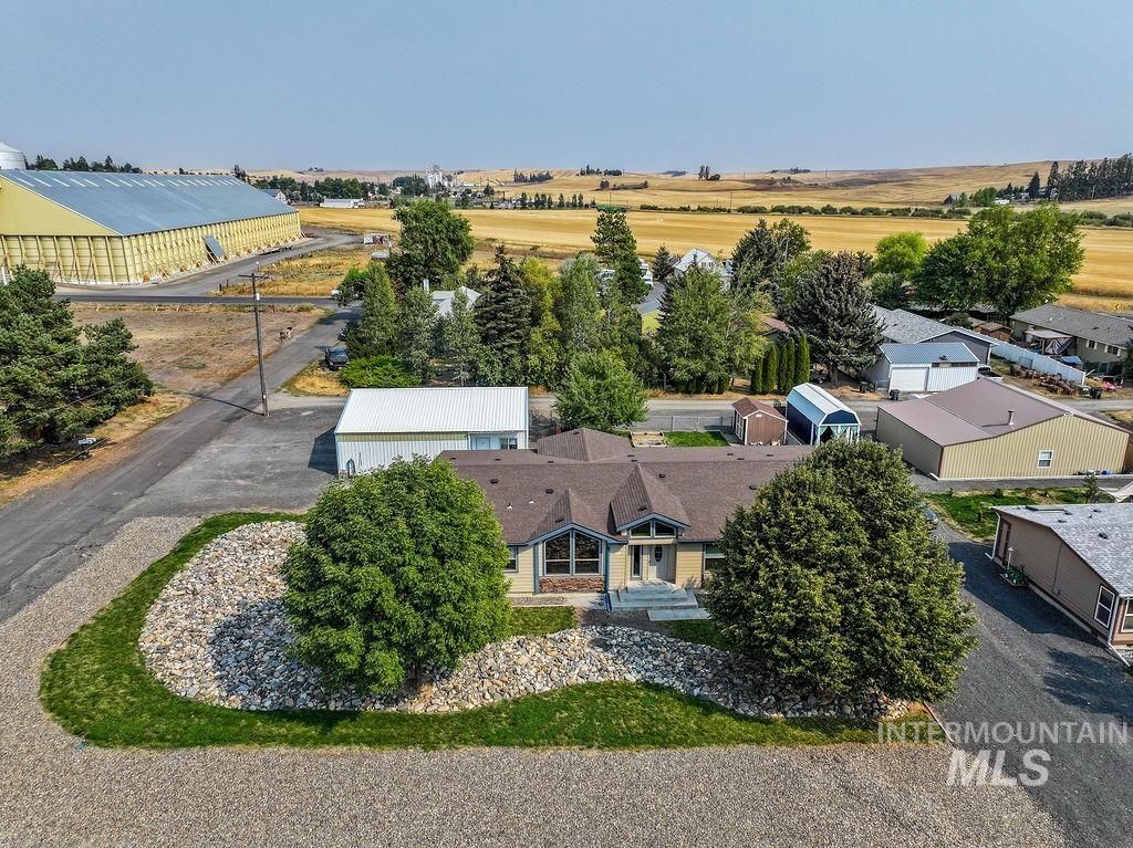 Photo of 414 S Garfield St, Genesee, ID 83832 (MLS # 98960964)