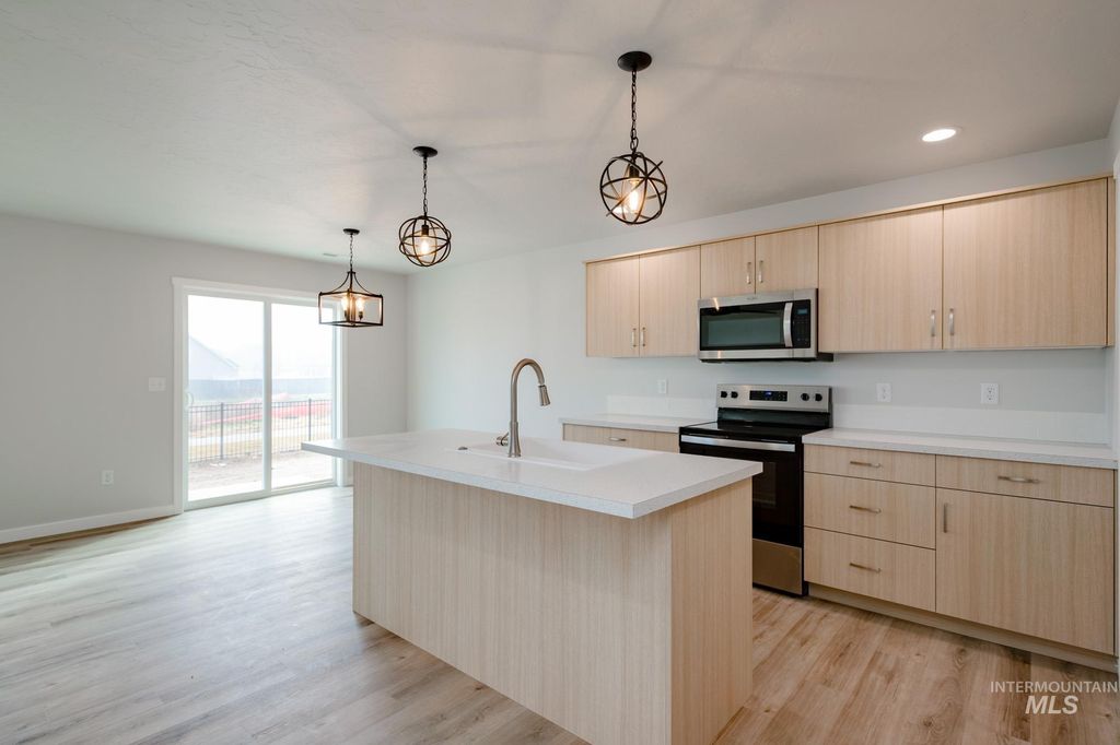 Photo of 2374 W Fallon Lp, Nampa, ID 83651 (MLS # 98985542)