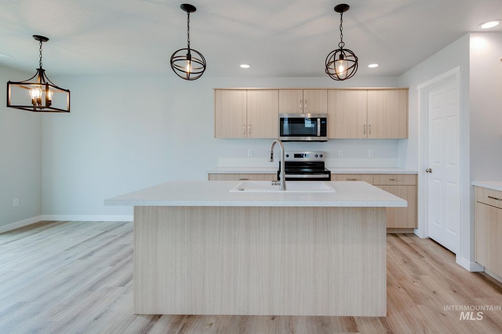 Photo of 2374 W Fallon Lp, Nampa, ID 83651 (MLS # 98985542)