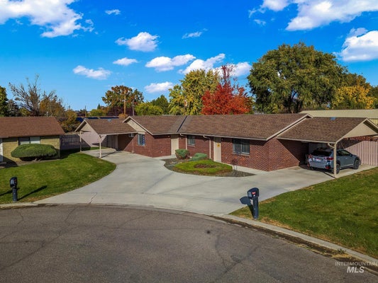 210 N PARK AVE, FRUITLAND, ID 83619 - Image b1d039d39ed9e1bf98c53b3f617b5b8f/3989096641