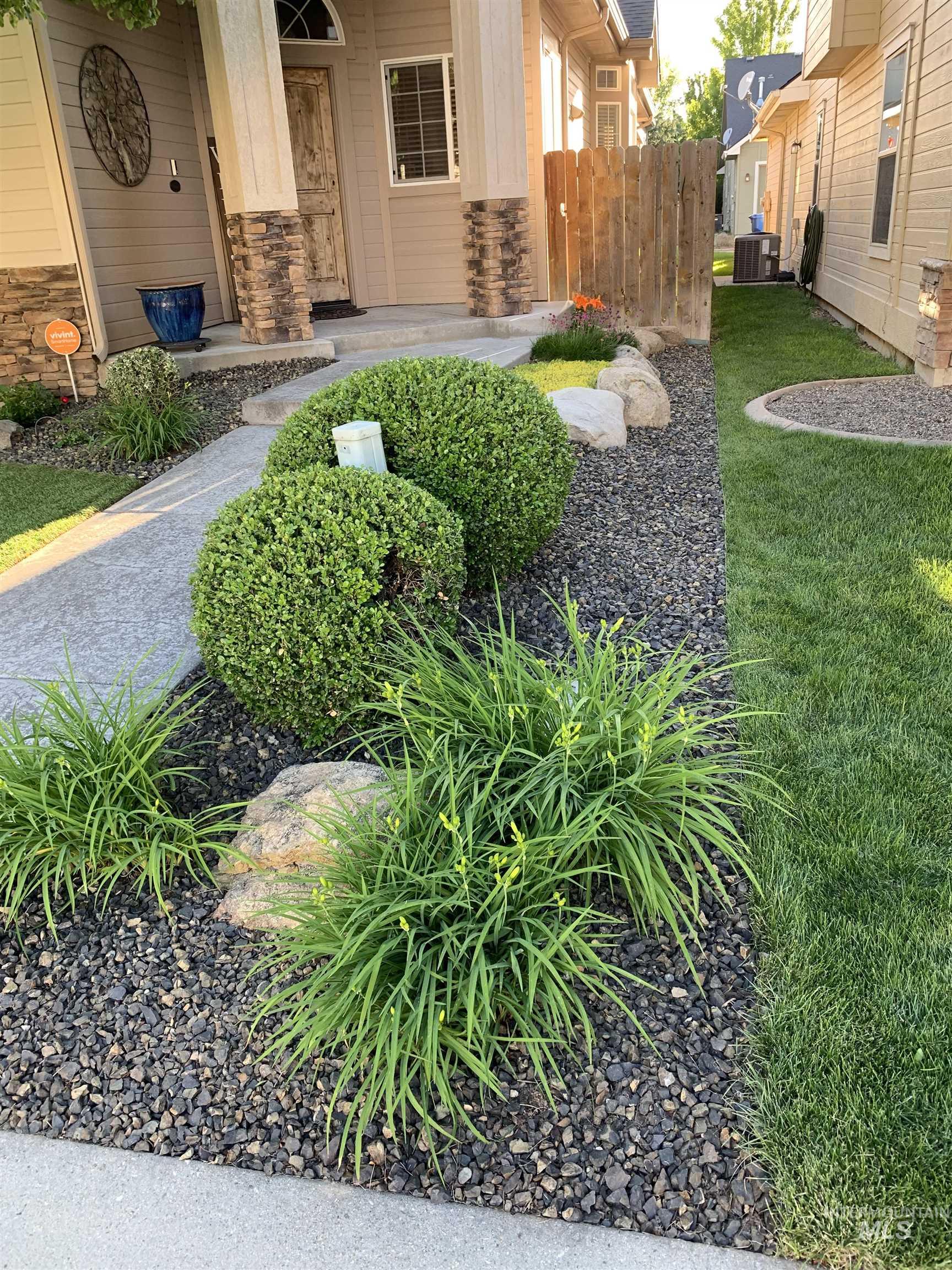 4739 S S Silvermaple Ave