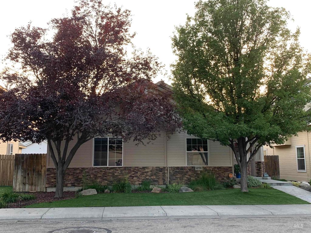 Photo of 4739 S S Silvermaple Ave, Boise, ID 83709 (MLS # 98976436)