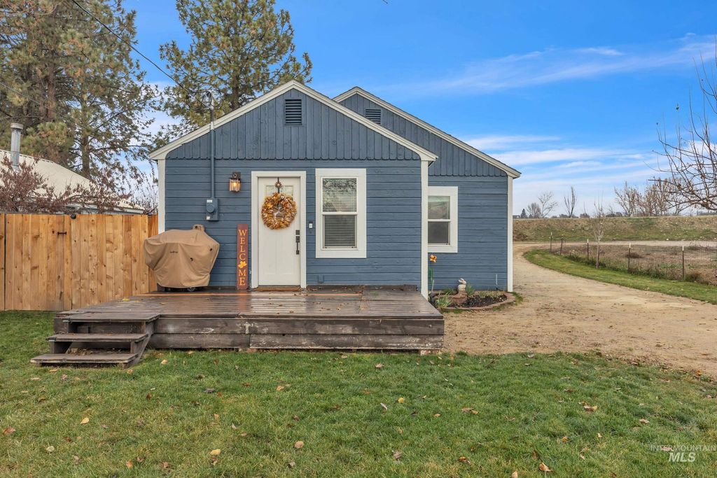 Photo of 115 Riverside St, Emmett, ID 83617 (MLS # 98968908)