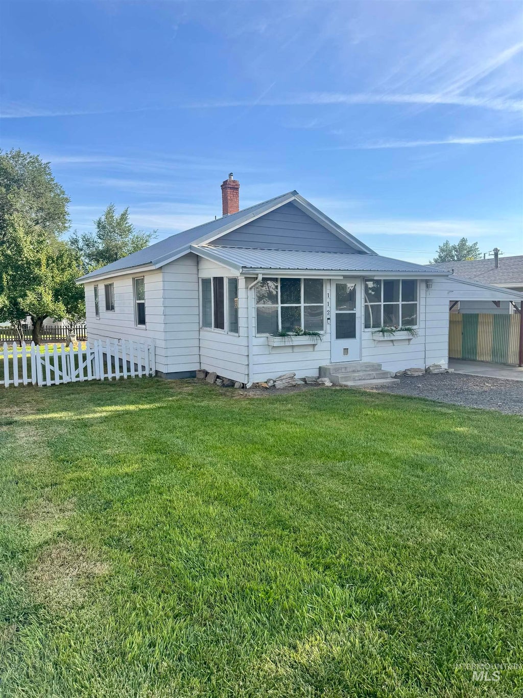 Photo of 112 6th St, Filer, ID 83301 (MLS # 98998253)