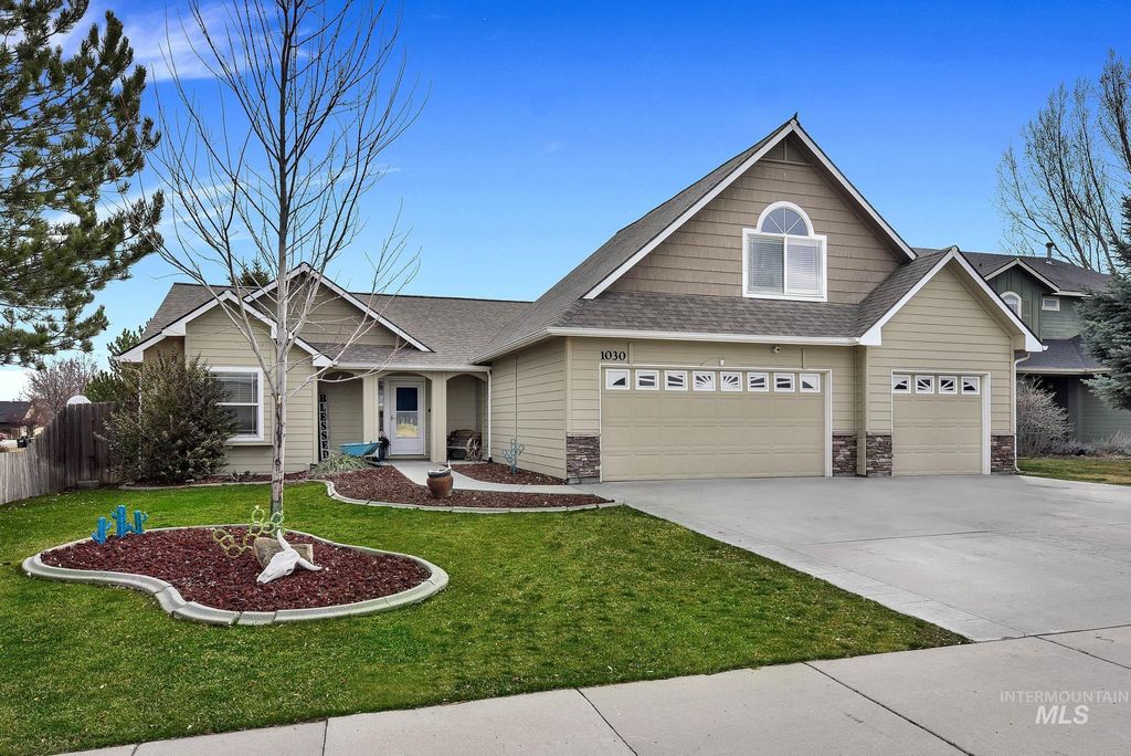 Photo of 1030 S Library Ave, Kuna, ID 83634 (MLS # 98977909)