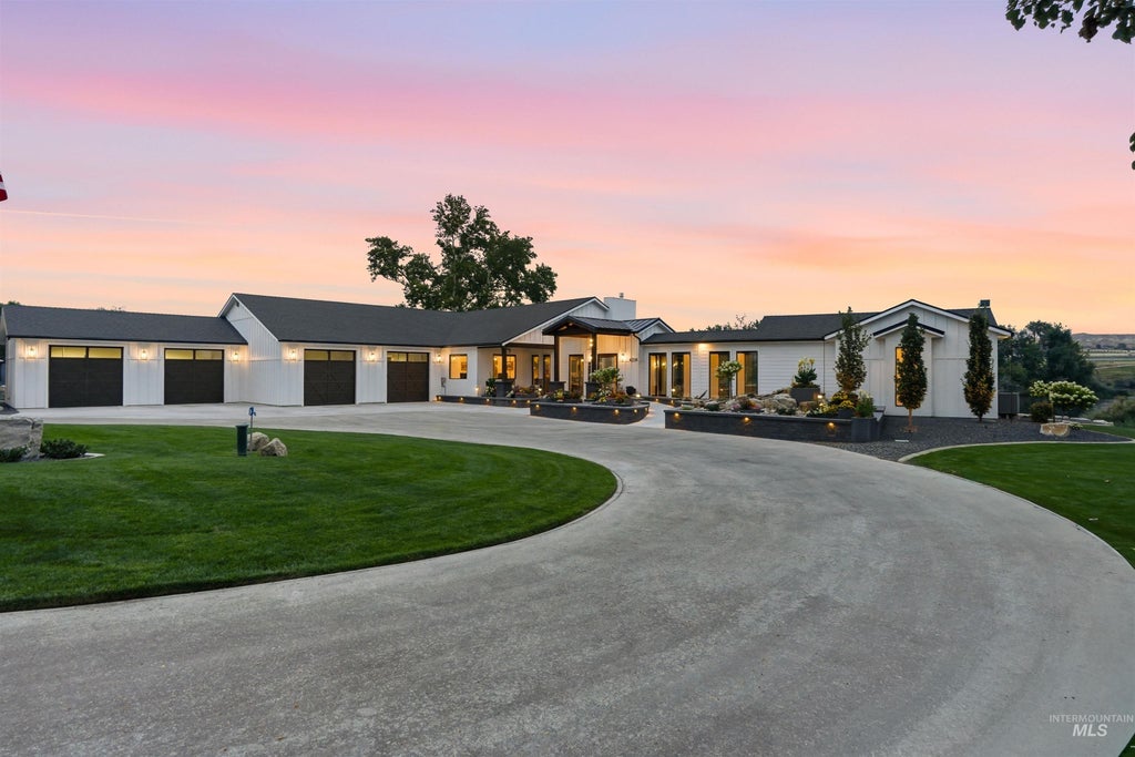 Photo of 4214 Blue Heron Lane, Marsing, ID 83639 (MLS # 99003134)