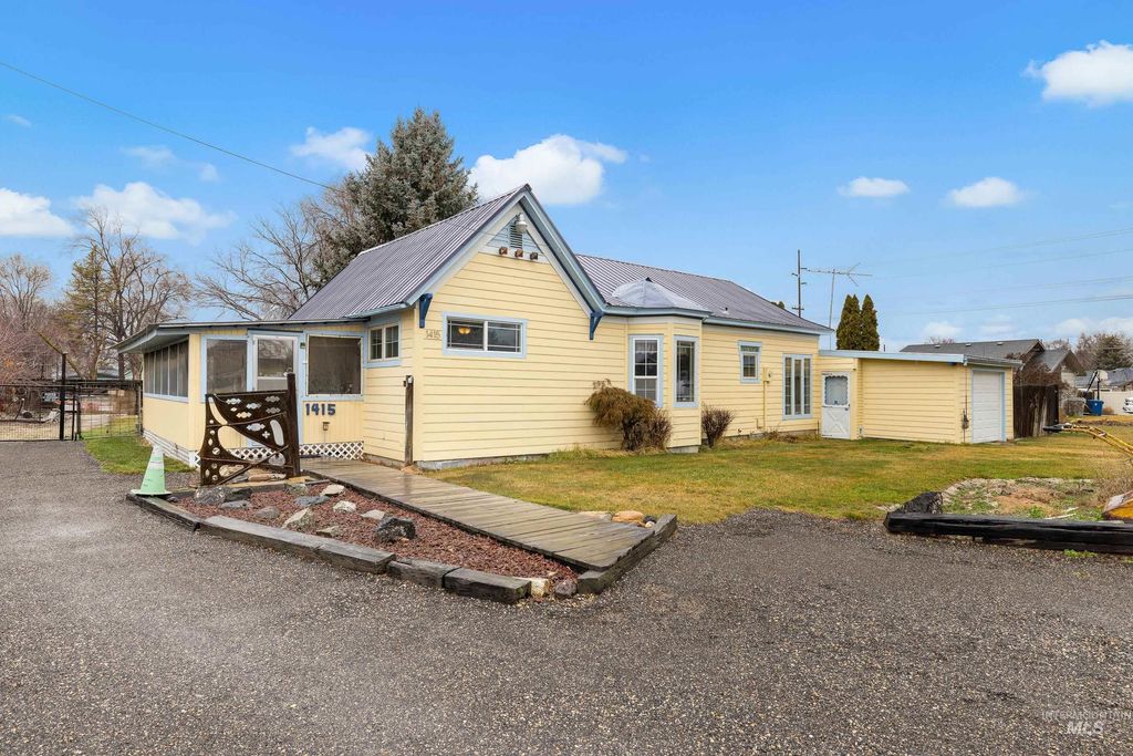 Photo of 1415 S Fern St, Nampa, ID 83686 (MLS # 98975579)