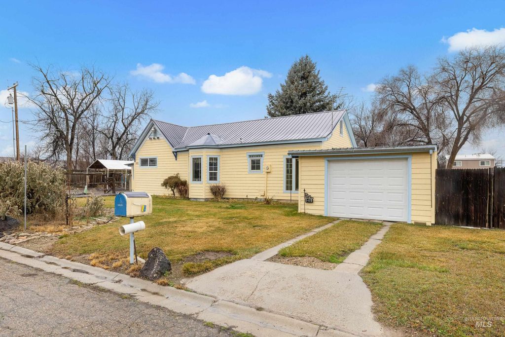 Photo of 1415 S Fern St, Nampa, ID 83686 (MLS # 98975579)