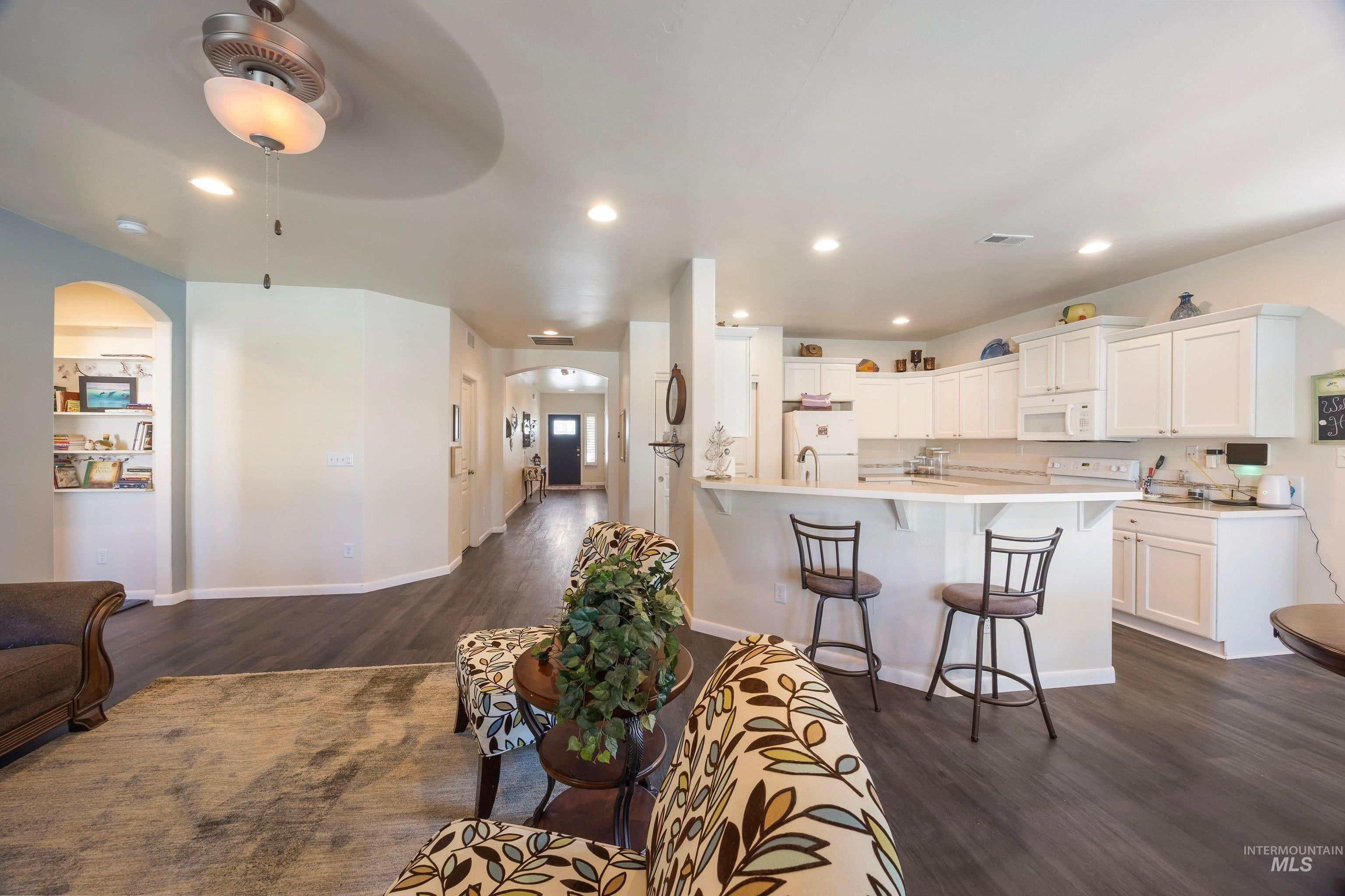 310 S Voyage Ave
