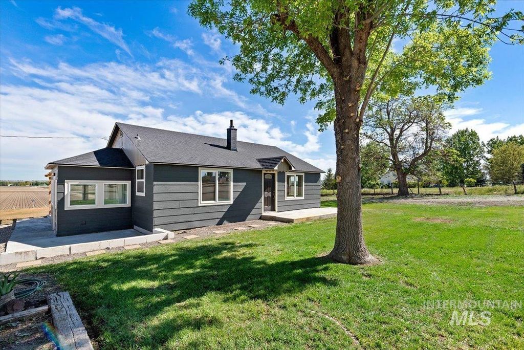 Photo of 3432 W Pioneer Rd, Homedale, ID 83628 (MLS # 98985604)