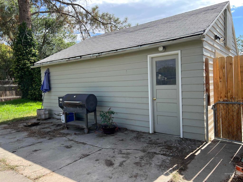 Photo of 284 Fillmore St, Twin Falls, ID 83301 (MLS # 98963726)
