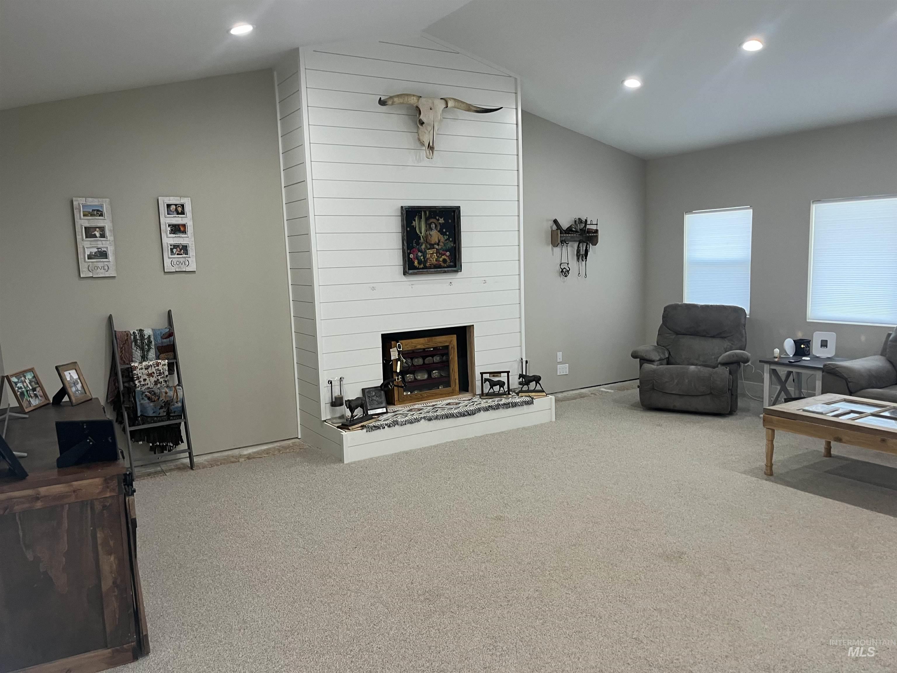 3851 N 1400 East