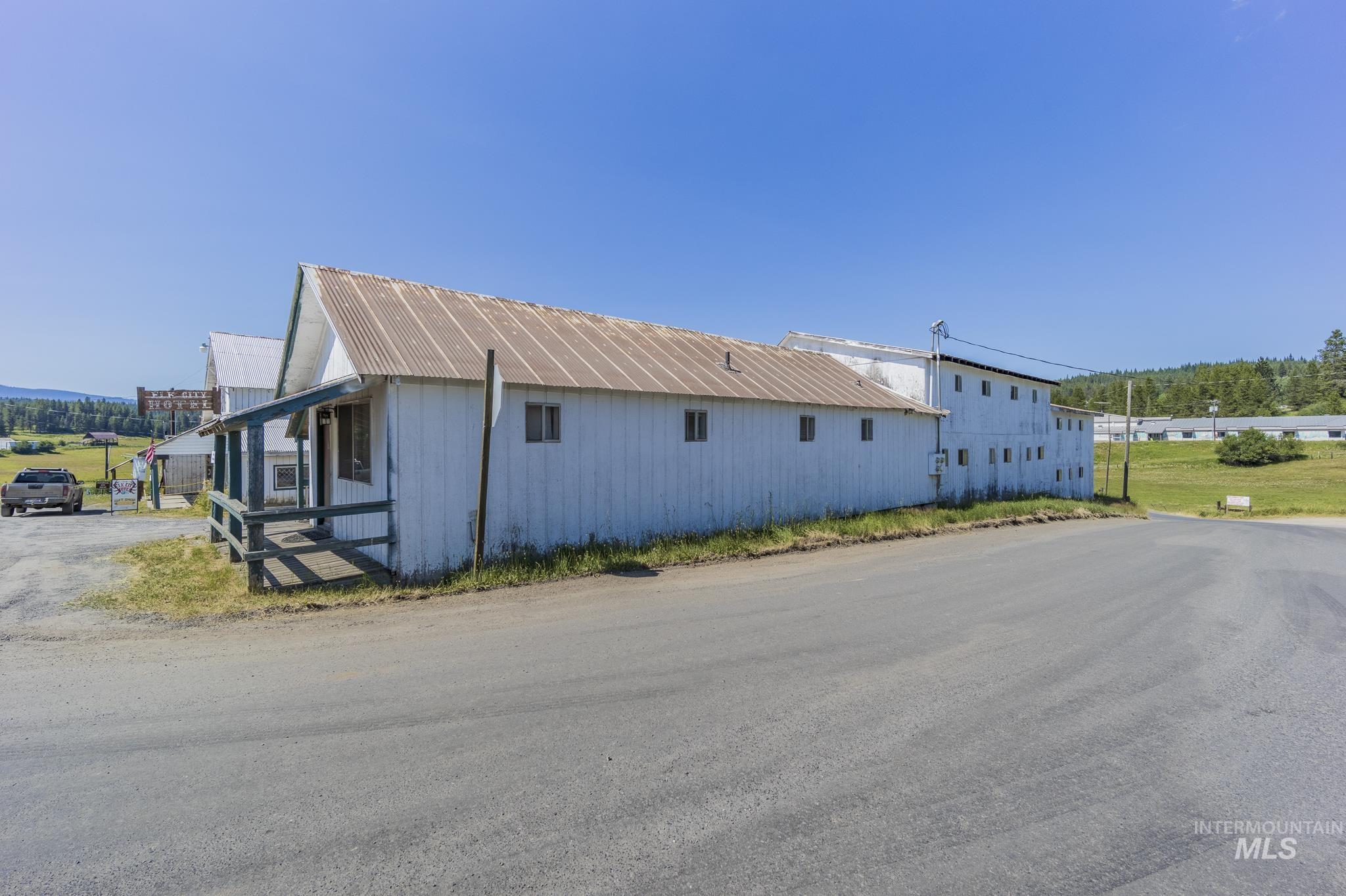 289 Main St