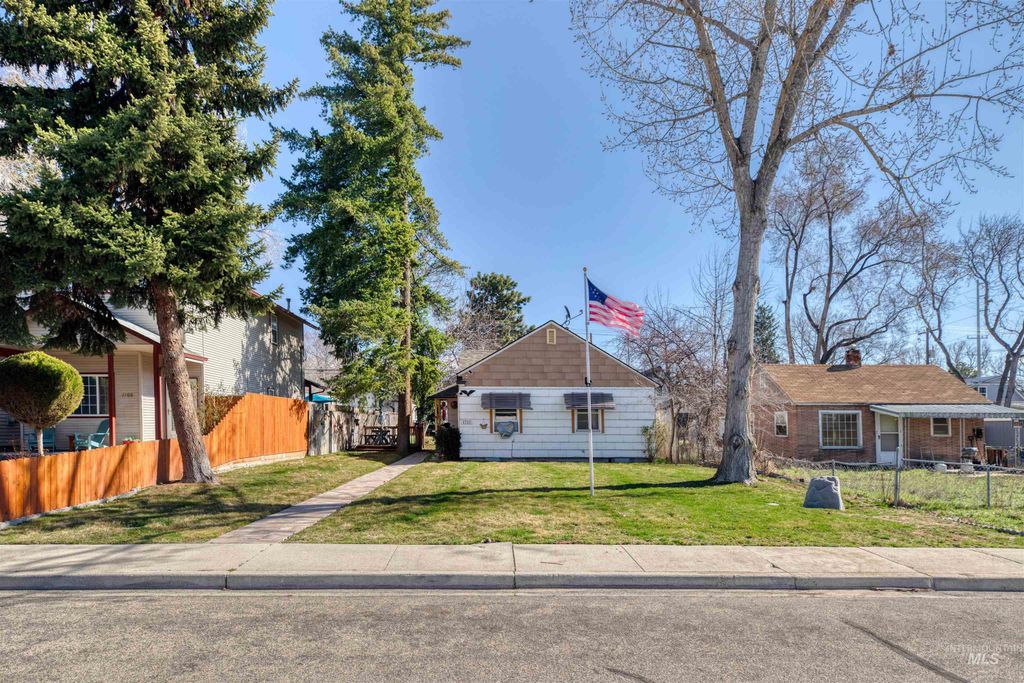 Photo of 1710 S Robert St, Boise, ID 83705 (MLS # 98977417)